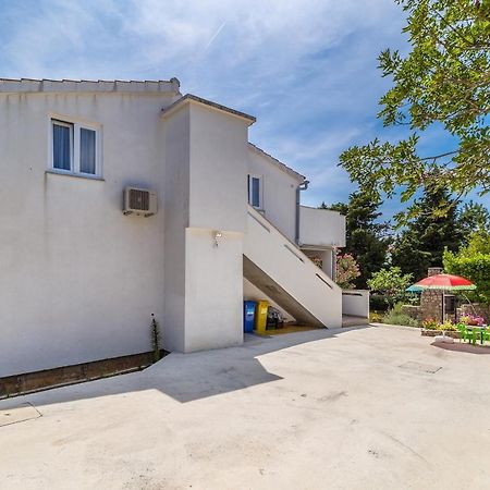 Apartman Hana Appartement Omišalj Buitenkant foto