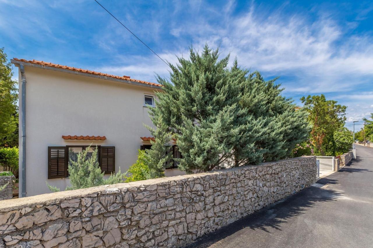 Apartman Hana Appartement Omišalj Buitenkant foto