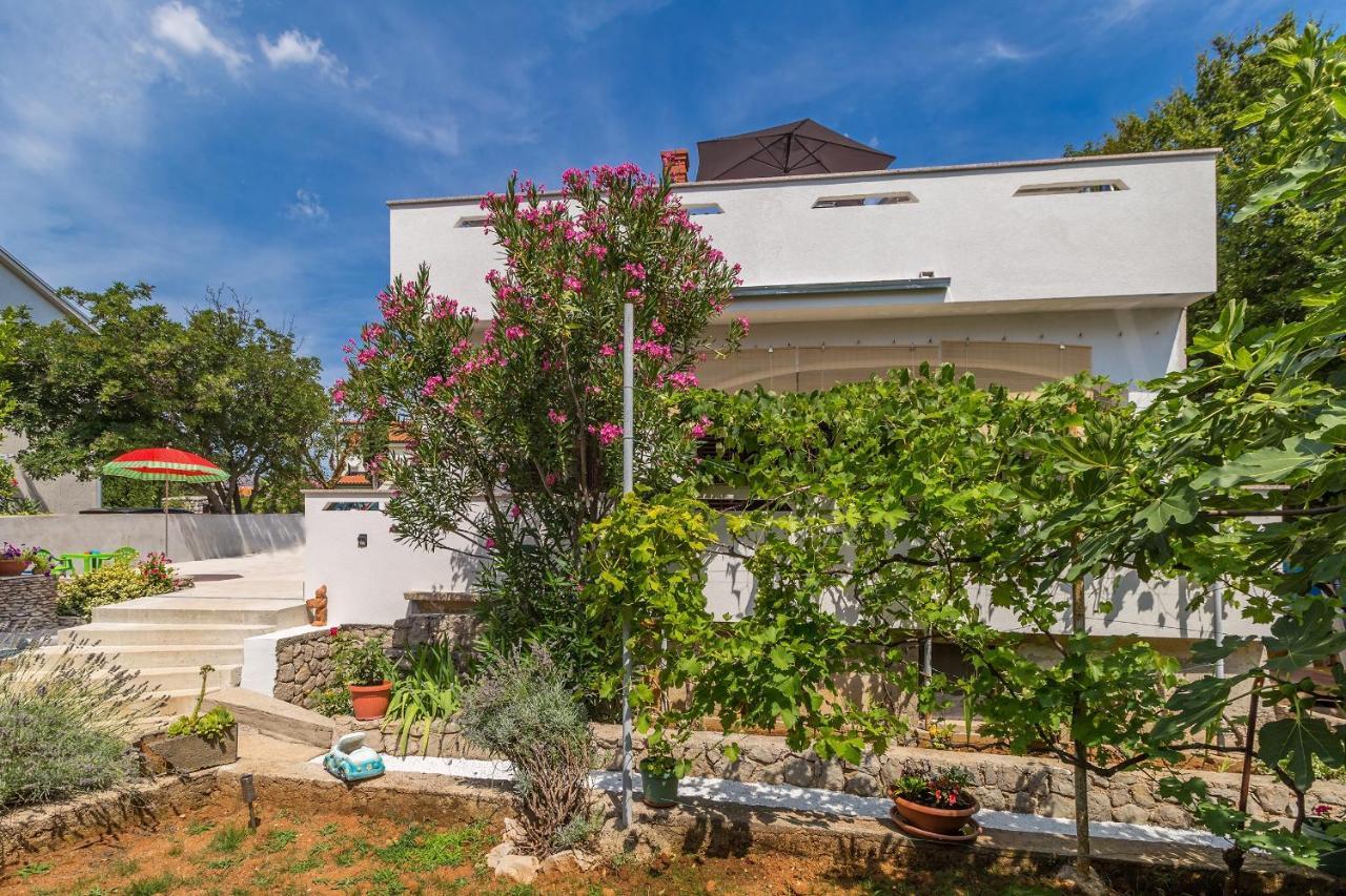 Apartman Hana Appartement Omišalj Buitenkant foto