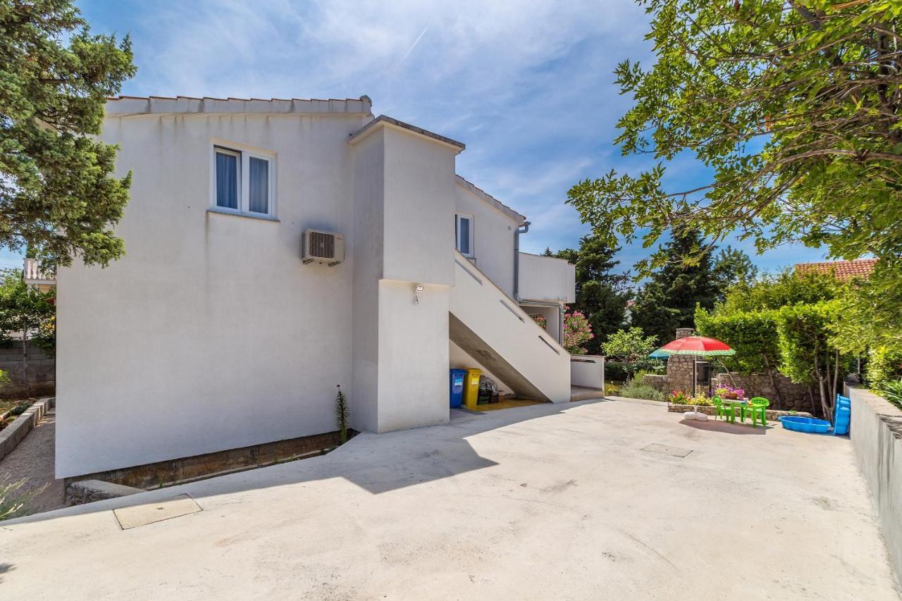 Apartman Hana Appartement Omišalj Buitenkant foto
