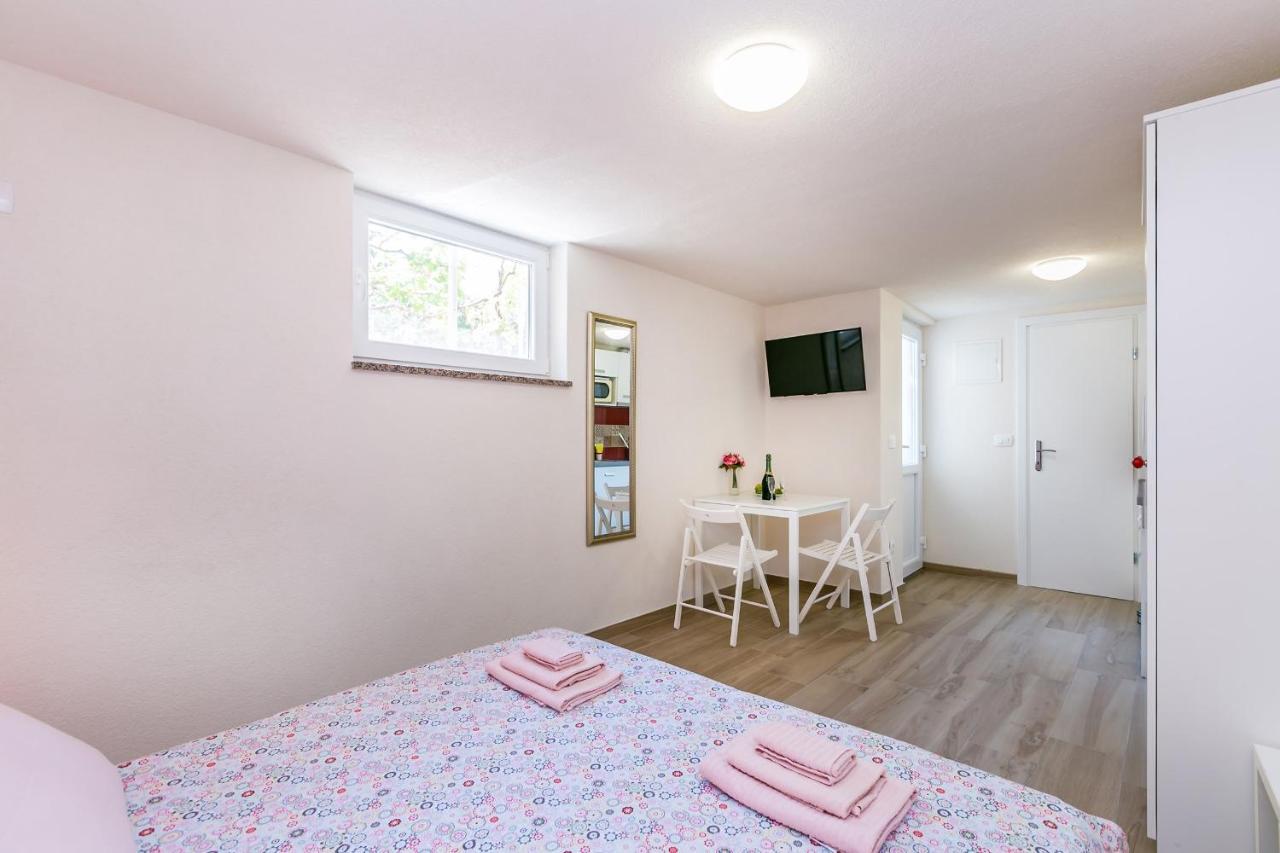 Apartman Hana Appartement Omišalj Buitenkant foto