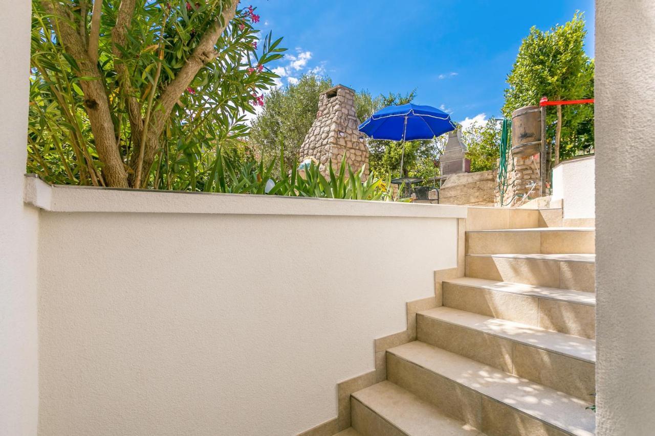 Apartman Hana Appartement Omišalj Buitenkant foto