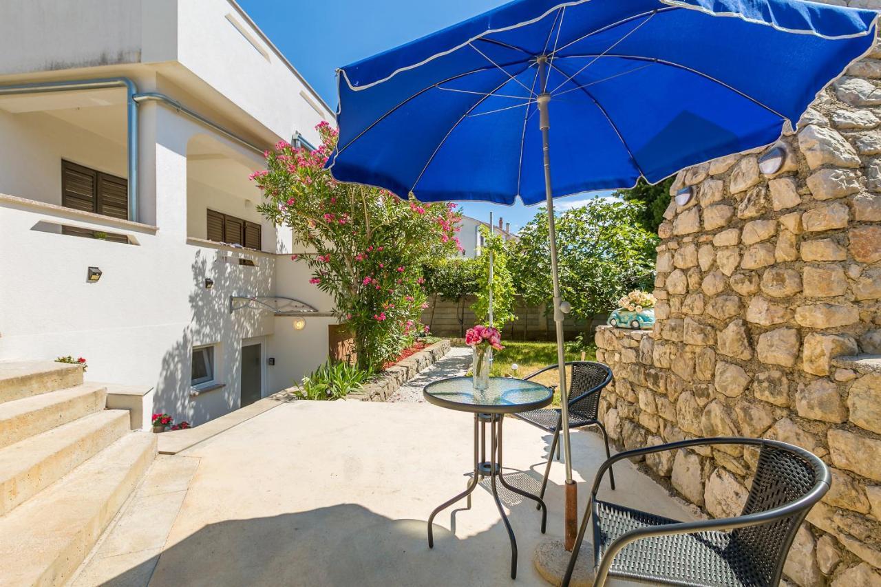 Apartman Hana Appartement Omišalj Buitenkant foto