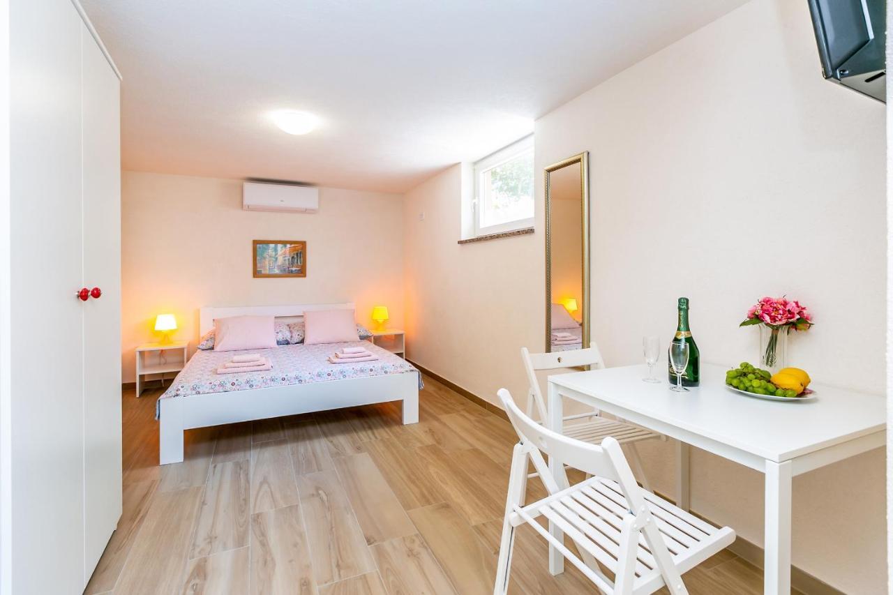 Apartman Hana Appartement Omišalj Buitenkant foto
