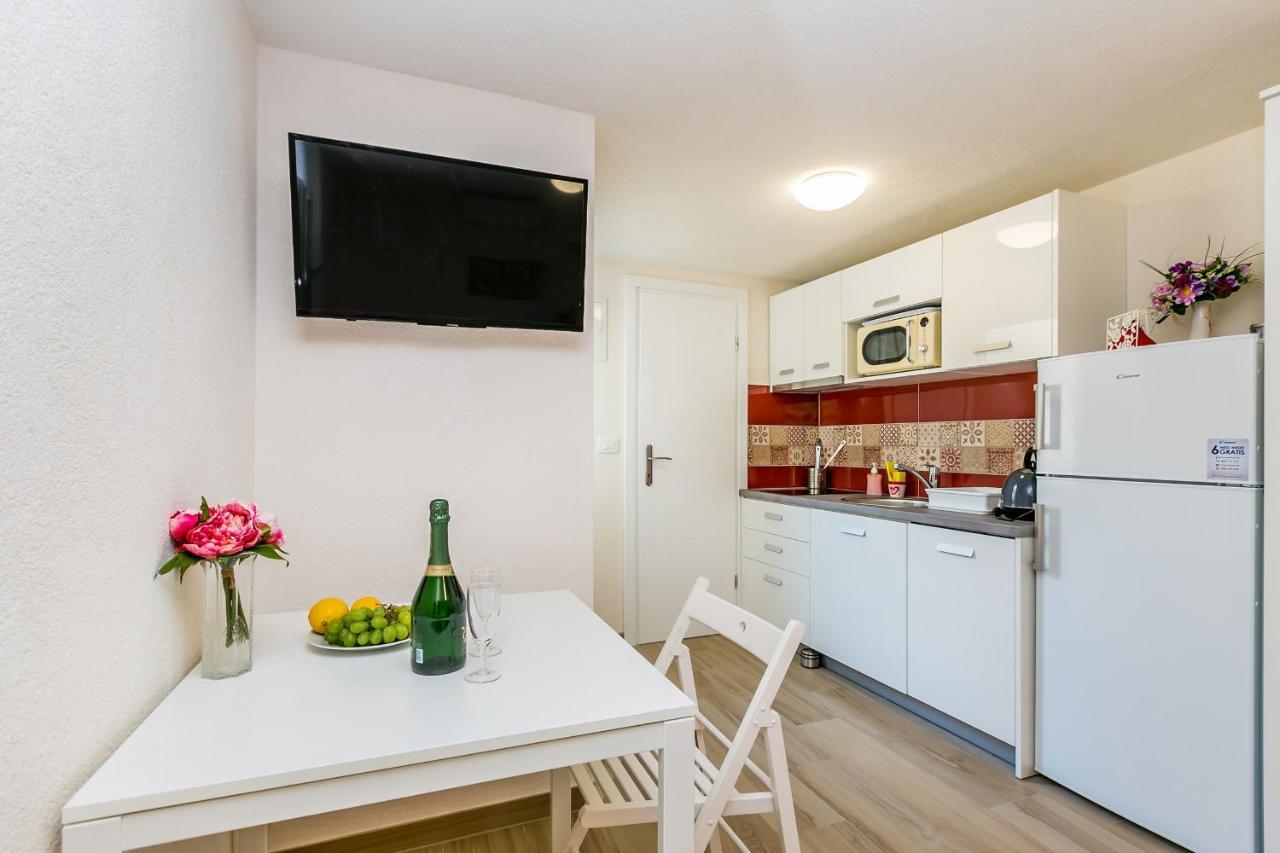Apartman Hana Appartement Omišalj Buitenkant foto