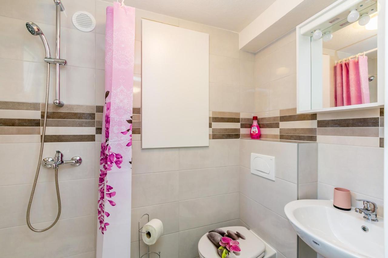 Apartman Hana Appartement Omišalj Buitenkant foto